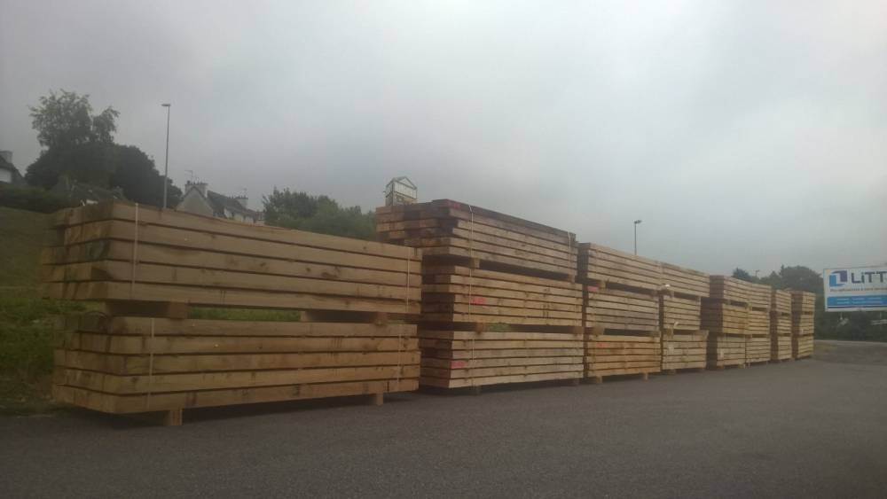 bois extérieur stock