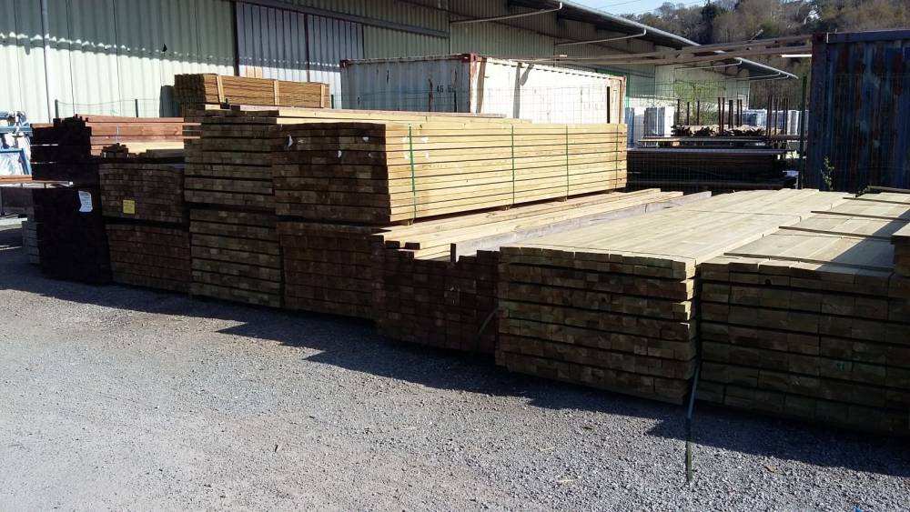 stock planche bois exterieur